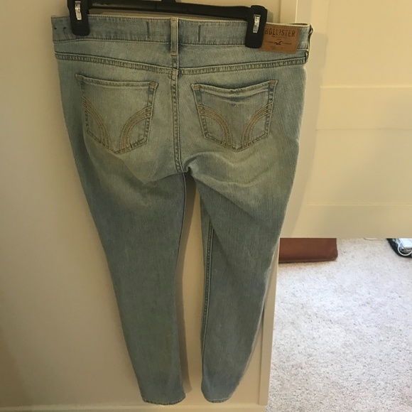 Light Wash Skinny Jeans - Picture 3 of 3